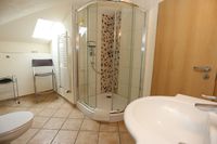 Badezimmer mit Dusche in der Ferienwohnung im ersten OG in Cochem